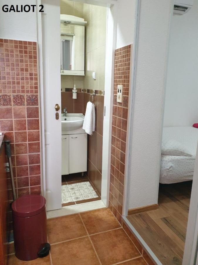 Apartmani Galiot Іхало Екстер'єр фото