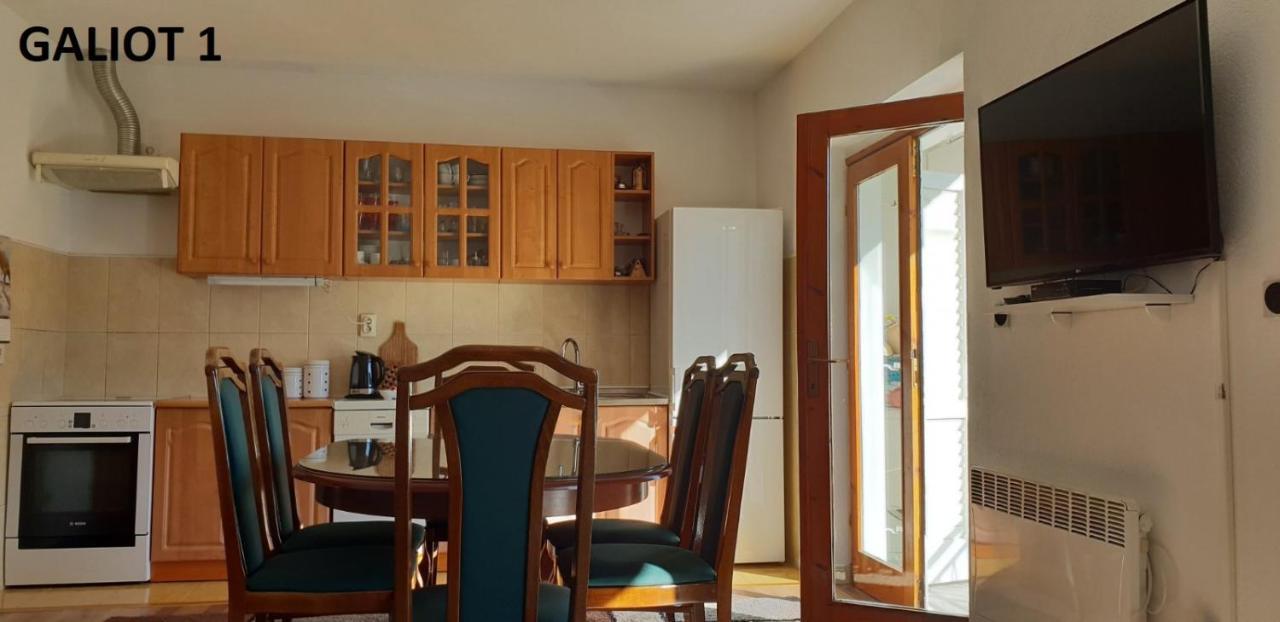 Apartmani Galiot Іхало Екстер'єр фото