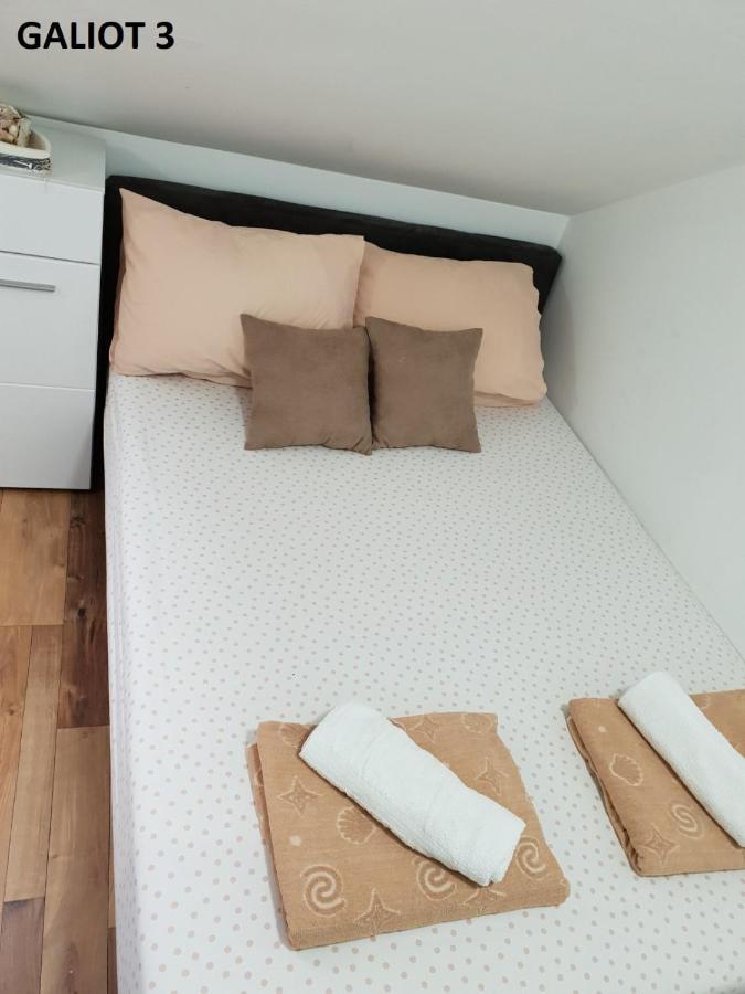 Apartmani Galiot Іхало Екстер'єр фото